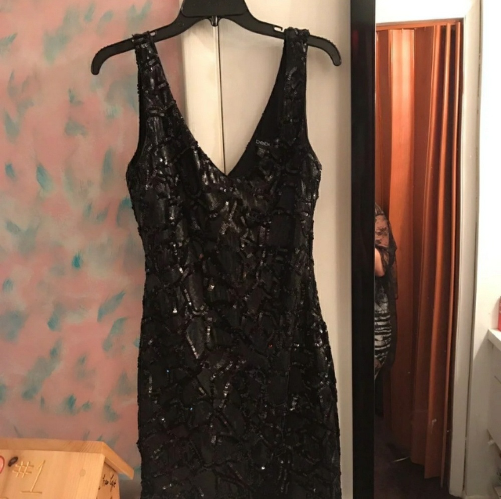 Bebe sequence dress very sexy above knee.